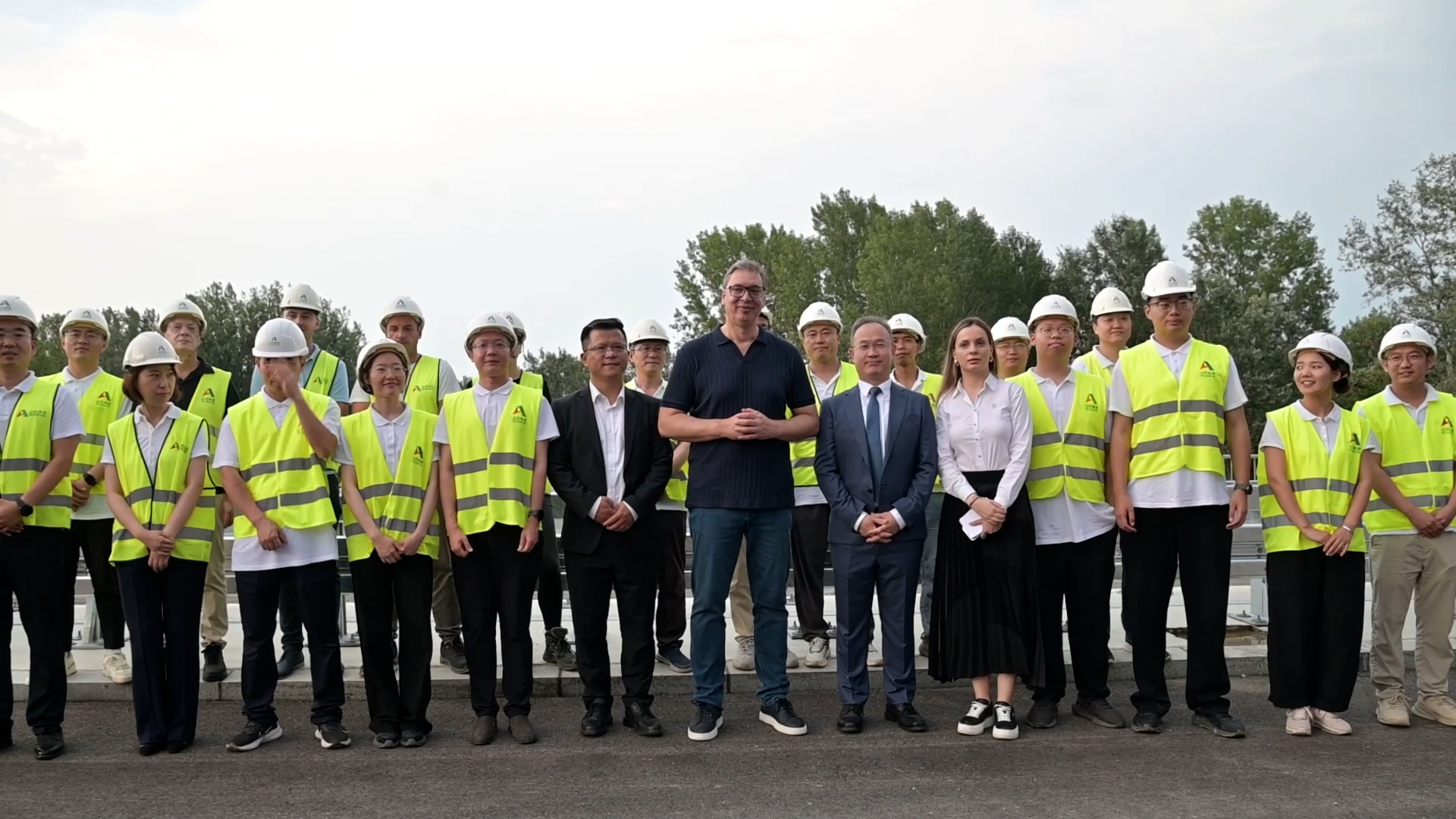 Pozarevac, predsednik Srbije Aleksandar Vucic obilazi radove na auto-putu kod Pozarevca, pokrivanje Pozarevac, predsednik Srbije Aleksandar Vucic obilazi radove na auto-putu kod Pozarevca, pokrivanje